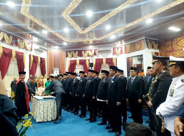 Ketua PN Dumai Resmi Melantik Sebanyak 35 Anggota DPRD 2024 - 2029