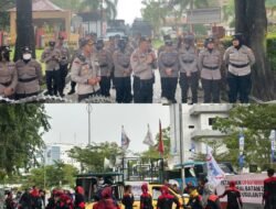 Hujan Deras Tak Halangi Tugas, Polresta Barelang Kawal Unjuk Rasa Koalisi Rakyat Batam di Graha Kepri