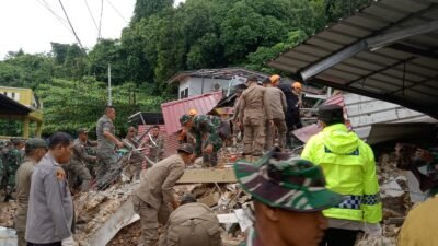 Polresta Barelang dan Polsek Sekupang Tanggap Cepat Tangani Longsor di Tiban Koperasi