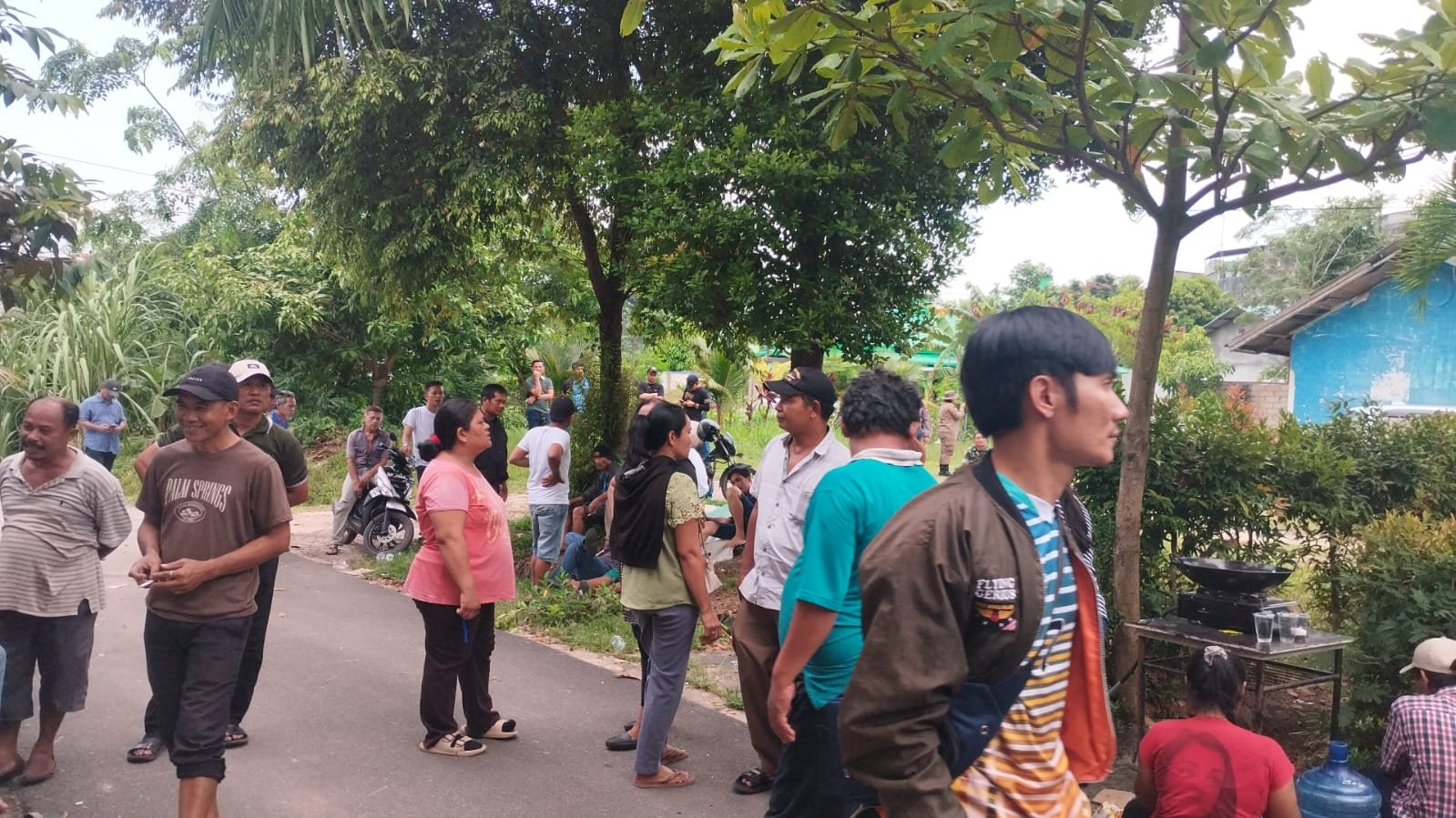 Ratusan Warga Baloi Kolam Datangi Kantor Lurah