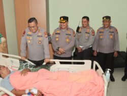 Wujud Perhatian, Kapolres Meranti Jenguk Personil yang Sakit Di RSUD Selatpanjang