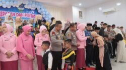 Kapolres Meranti di dampingi Ketua Cabang Hadiri Pelepasan Murid TK Kemala Bhayangkari 09