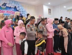 Kapolres Meranti di dampingi Ketua Cabang Hadiri Pelepasan Murid TK Kemala Bhayangkari 09