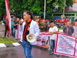 Massa Teriakan S. Hondo HAMA Masyarakat, Jusnalis Desak Polda Riau Segera Tangkap Hondo.