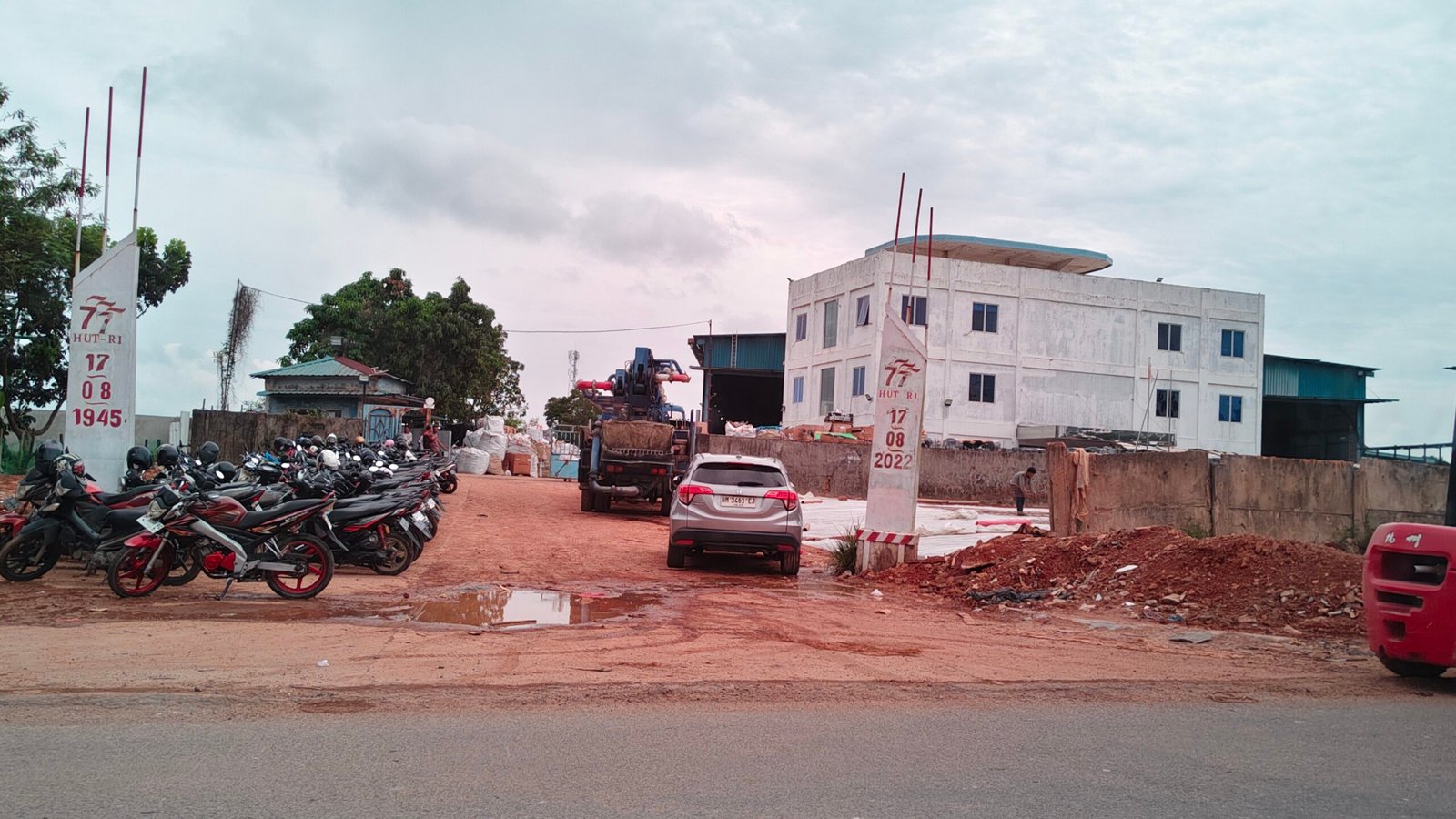 Ketua Team LIBAS Kepri Resmi Laporkan Dua Perusahaan ke DLH atas Dugaan Pembuangan Limbah B3 Sembarangan