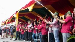 Festival Perang Air Dimulai, Dibuka Bupati Asmar Dilepas Oleh Kapolda Riau