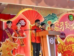 Bupati Meranti AKBP (Purn) H. Asmar Buka Festival Lampu Lampion Imlek 2026