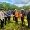 DUKUNG KETAHANAN PANGAN, KAPOLSEK BENGKALIS GANDENG PEMDES KELEBUK DORONG BUDIDAYA JAGUNG PIPIL
