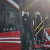 Suroboyo Bus Ringsek Disenggol Truk di Waringin