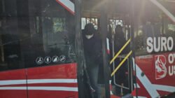 Suroboyo Bus Ringsek Disenggol Truk di Waringin