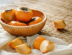 7 Khasiat Tersembunyi Buah Kesemek