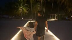 10 Momen Seru Kunal Kemmu Rayakan Ultah di Maldives