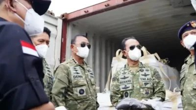 Harta Karun Lolos: Uranium & Logam Langka di 25 Kontainer Batam
