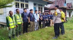 Bentengi Pesisir dari Abrasi, Bhabinkamtibmas Desa Bungur Bersama Warga Tanam Mangrove Sambut HUT Bhayangkara ke-80″