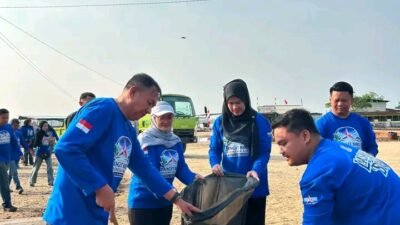 DPC Demokrat Kepulauan Meranti Gelar Gerakan Langit Biru di Pantai Dorak, Darsini: Aksi Nyata untuk Pesisir
