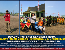 Dukung Potensi Generasi Muda, Camat Pulau Merbau Hermansyah, S.H. Resmi Buka Turnamen Mini Soccer Cup 1 Tingkat SD