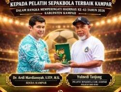 Coach Yulnedi Tanjung Raih Penghargaan Pelatih Berprestasi Terbaik Kampar